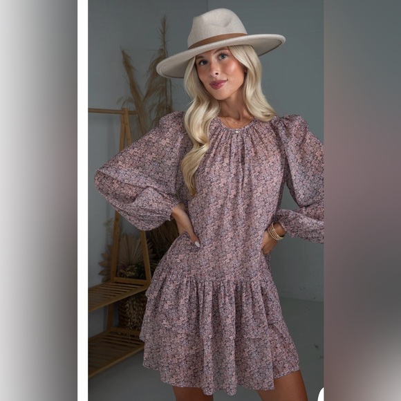 Dresses & Skirts - NWT chiffon mini dress